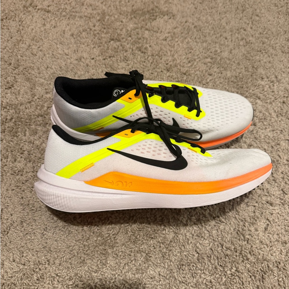 NEW Mens Nike Shoes